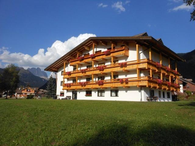 Residence Dolomia ปอซซาดิฟัซซา ภายนอก รูปภาพ